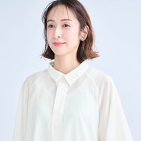 小さめの襟できちんと見え