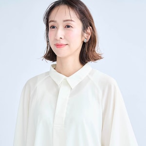 小さめの襟できちんと見え