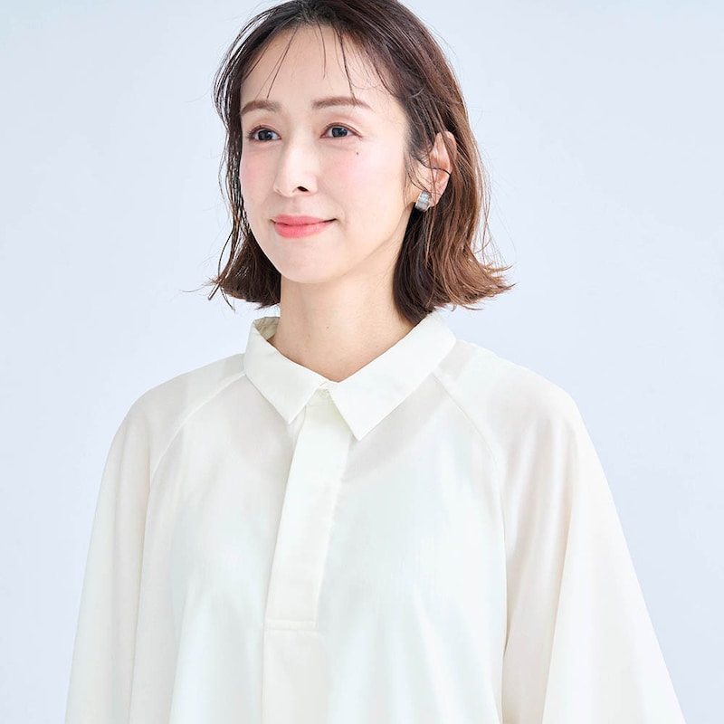 小さめの襟できちんと見え