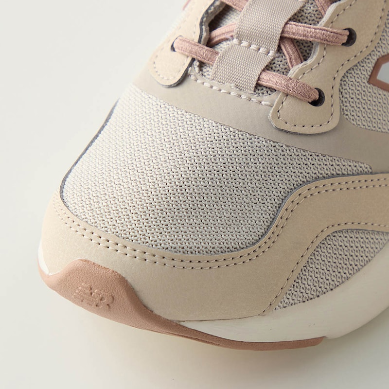 2E相当のワイズが広めのタイプ