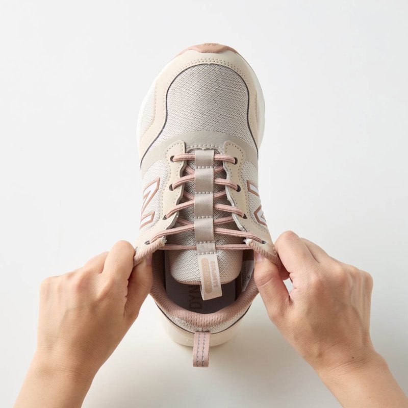 ゴムシューレースの結ばない靴紐で楽ちん