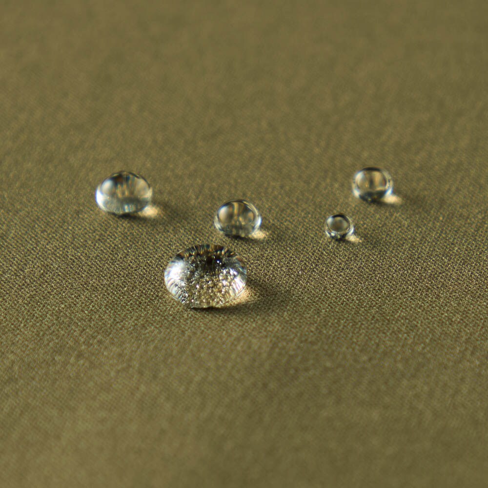 雨の日も快適な撥水素材