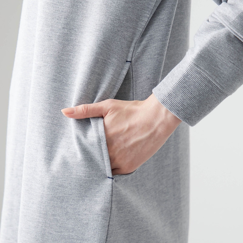 便利なサイドポケット付き