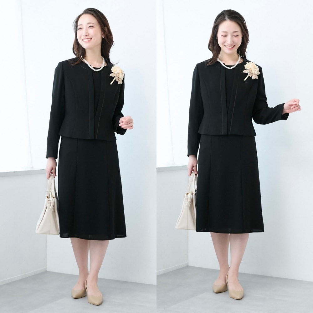 小物を変えて礼服やハレのシーンにも対応（モデル身長165cm/９号）