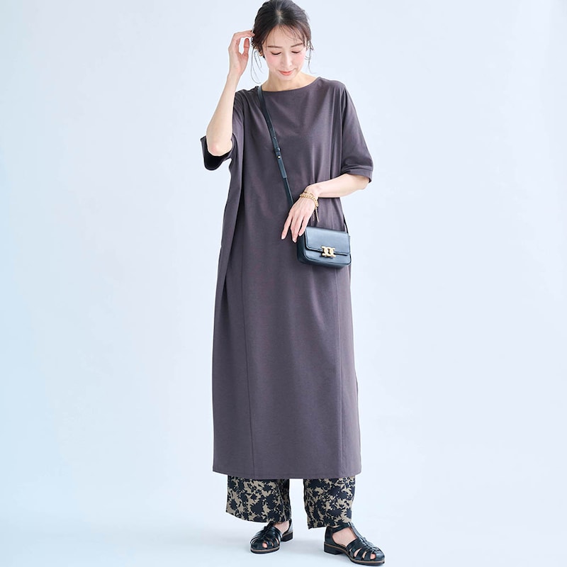 モデル身長169cm／M　※写真は撮影用のため、股下+7cmになります。