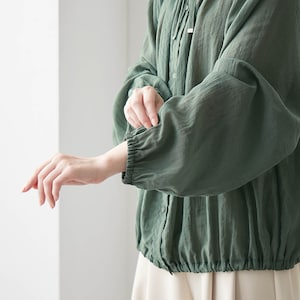 袖口はゴム仕様でたくし上げしやすい