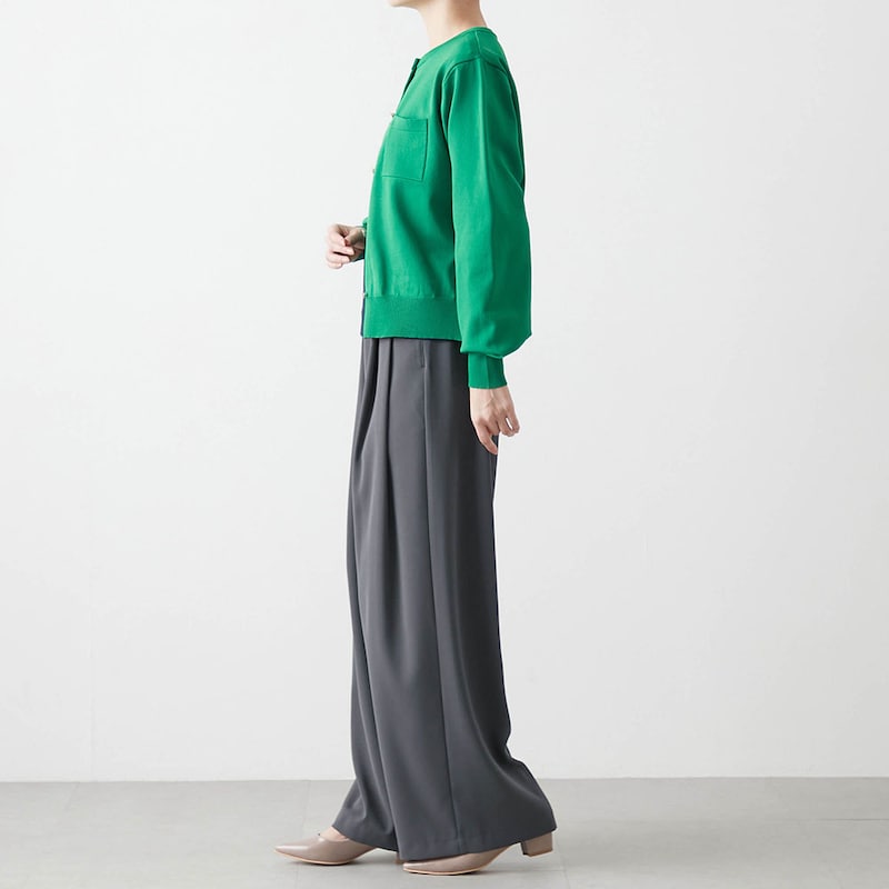 モデル身長168cm／M　※写真は撮影用のため股下+6cmになります。