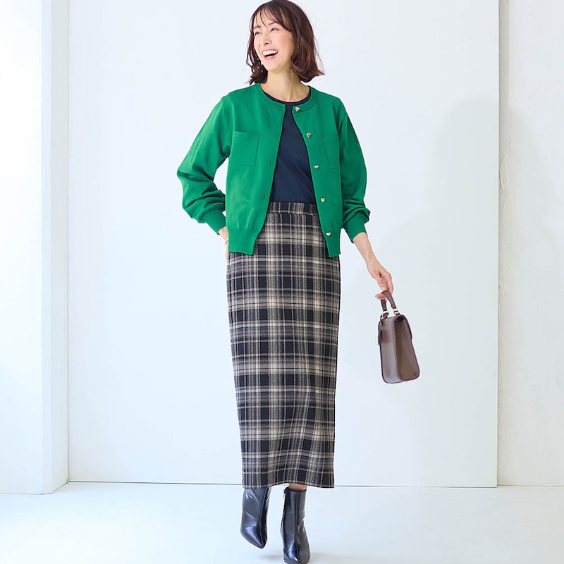 モデル身長169cm／M　※トップスのみ着用