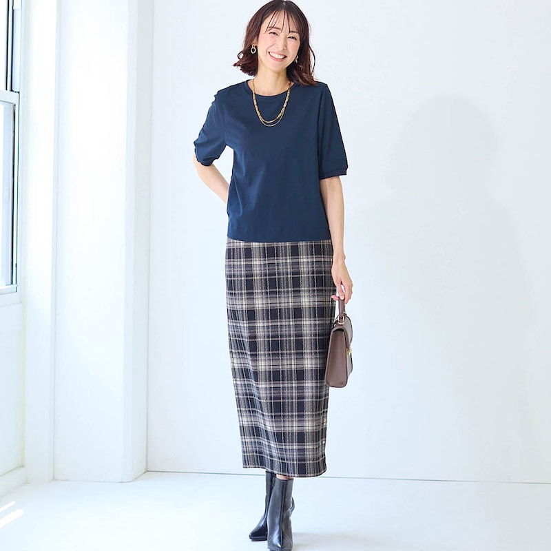 モデル身長169cm／M　※トップスのみ着用