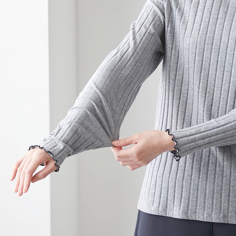 ボディラインを拾いすぎないほどよい伸縮性