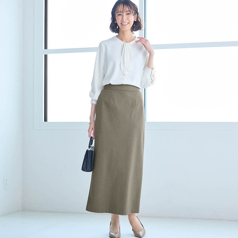 モデル身長169cm／M　※写真は撮影用のため総丈+6cmになります。