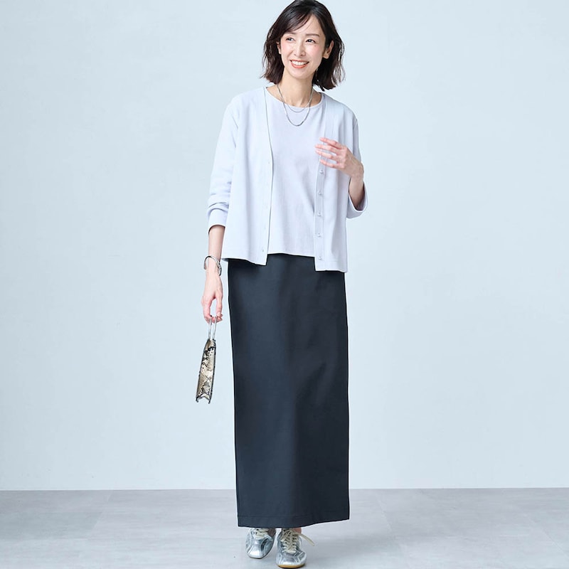 モデル身長169cm／M　※写真は撮影用のため総丈+6cmになります。