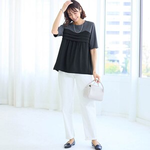 モデル身長169cm／M　※トップスのみ着用