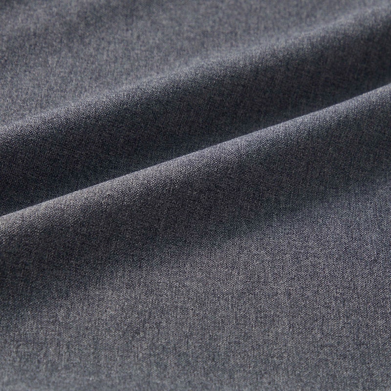 上半身は杢調のきちんと感のある素材感