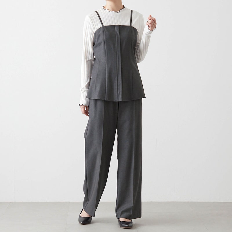 モデル身長168cm／M　※写真は撮影用のため股下+6cmになります。