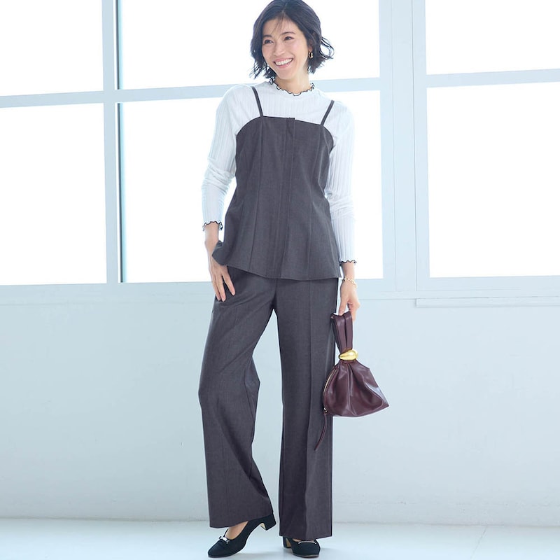 モデル身長168cm／M　※写真は撮影用のため股下+6cmになります。