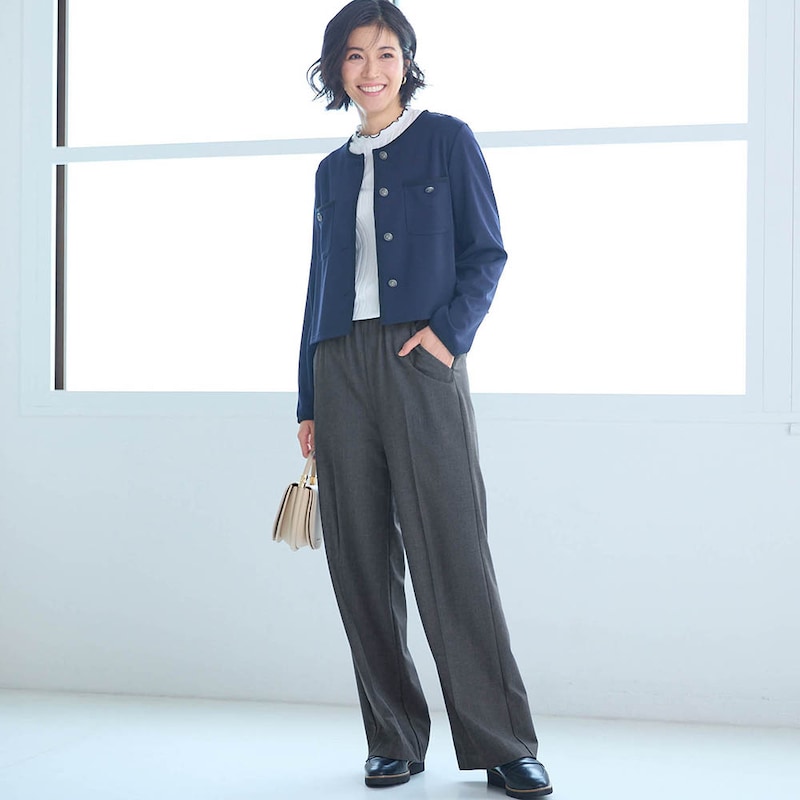 モデル身長168cm／M　※写真は撮影用のため股下+6cmになります。ボトムのみ着用