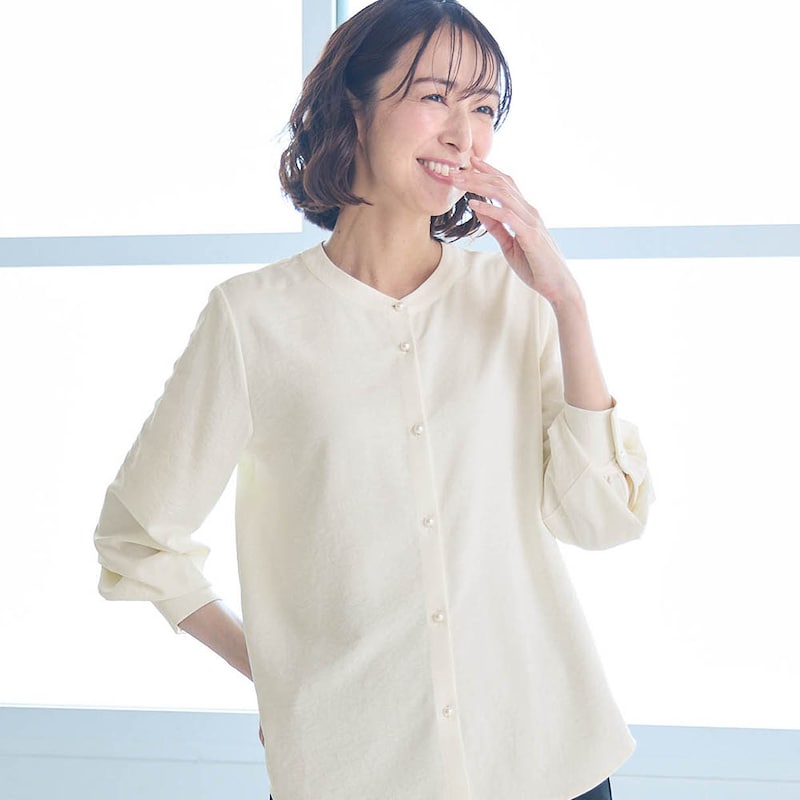 モデル身長169cm／M　※リボンタイは取り外し可能