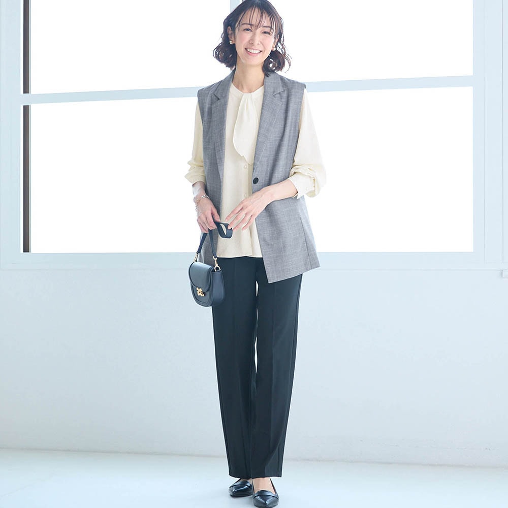 モデル身長169cm／M　※写真は撮影用のため股下+6cmになります。