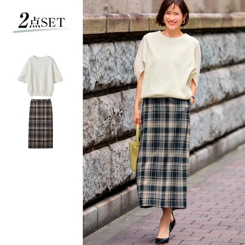 フライデーワークコーデ（ポンチョニット+チェックスカート）