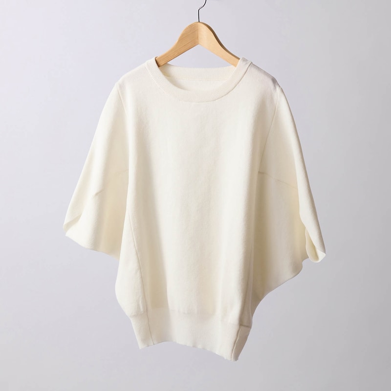 ニットなのにハンガー干しできて型崩れしにくい