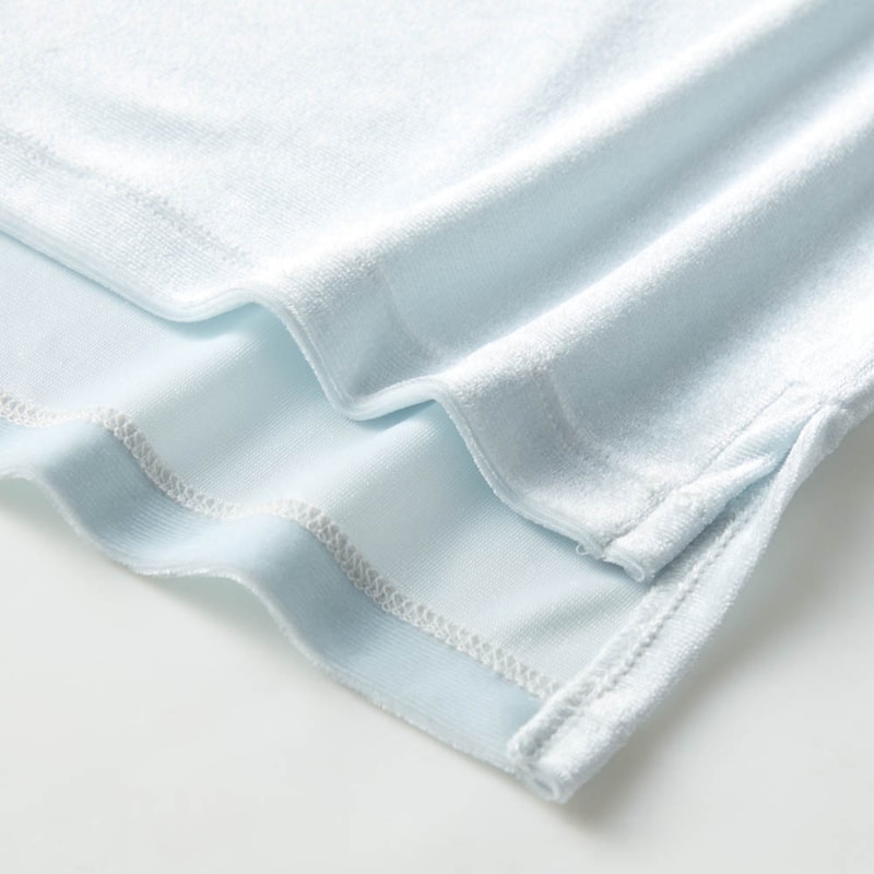 肌面はフラットでやわらかな感触