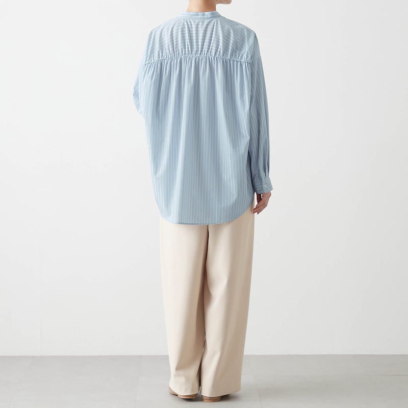 モデル身長168cm／M　※写真は撮影用のため股下+6cmになります。