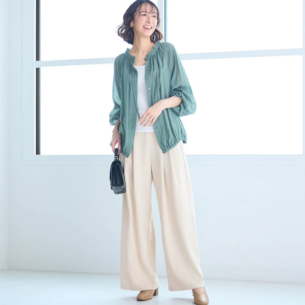 モデル身長169cm／M　※写真は撮影用のため股下+6cmになります。ボトムのみ着用