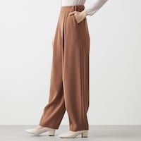 モデル身長168cm／M　※写真は撮影用のため股下+6cmになります。