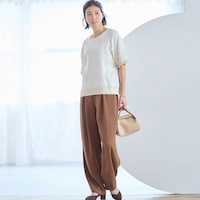 モデル身長168cm／M　※写真は撮影用のため股下+6cmになります。