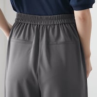 ウエスト背面は後ろゴムではきやすく着心地ラクちん