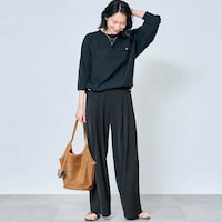 モデル身長168cm／M ※写真は撮影用のため股下+6cmになります。ブラック着用