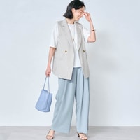 モデル身長168cm／M ※写真は撮影用のため股下+6cmになります。グレイッシュブルー着用