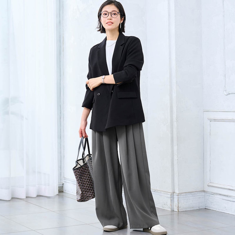 モデル身長168cm／M　※写真は撮影用のため股下+6cmになります。グレー着用