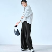 モデル身長168cm／M ※写真は撮影用のため股下+6cmになります。ブラック着用