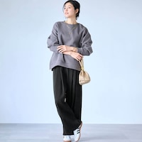 モデル身長168cm／M ※写真は撮影用のため股下+6cmになります。ブラック着用