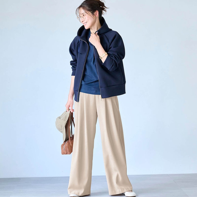 モデル身長168cm／M ※写真は撮影用のため股下+6cmになります。オフベージュ着用