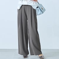 グレー