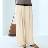 オフホワイト