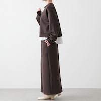モデル身長168cm／M　※写真は撮影用のため総丈+6cmになります。