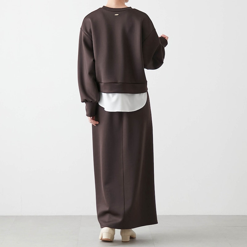 モデル身長168cm／M　※写真は撮影用のため総丈+6cmになります。