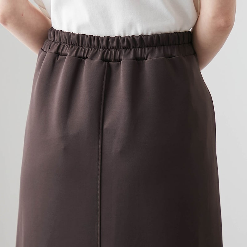 ウエストは後ろゴムではきやすく着心地ラクちん