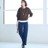 モデル身長169cm／M　※トップスのみ着用