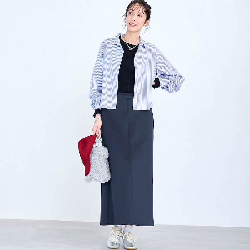 モデル身長169cm／M　※写真は撮影用のため総丈+6cmになります。ボトムのみ着用