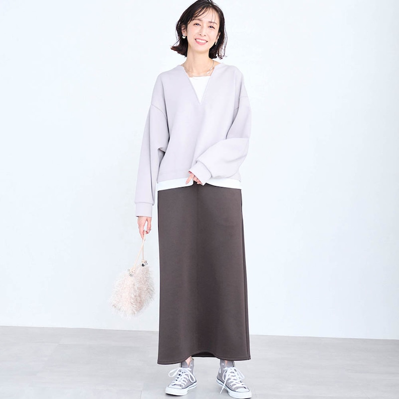 モデル身長169cm／M　※写真は撮影用のため総丈+6cmになります。ボトムのみ着用