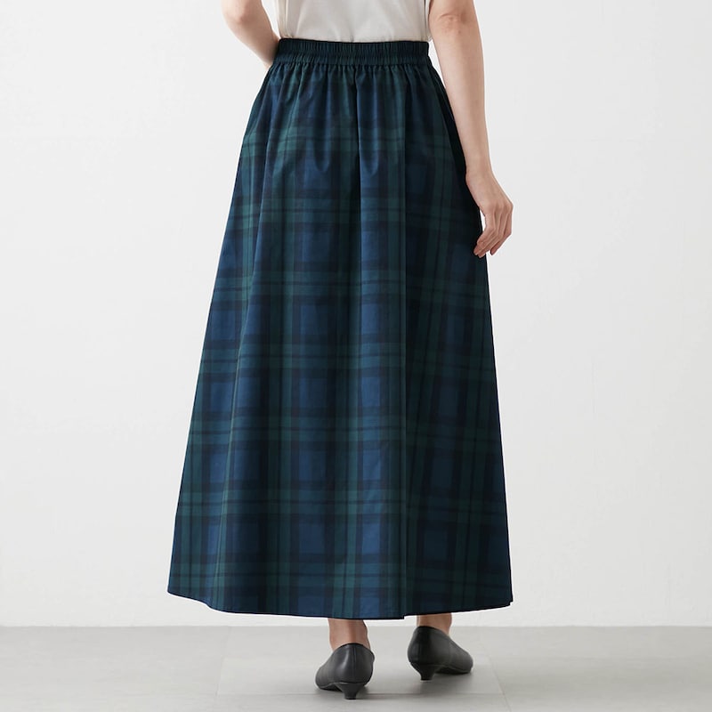 モデル身長168cm／M　※写真は撮影用のため総丈+8cmになります。