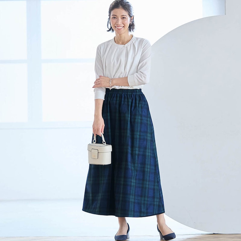 モデル身長168cm／M　※写真は撮影用のため総丈+8cmになります。