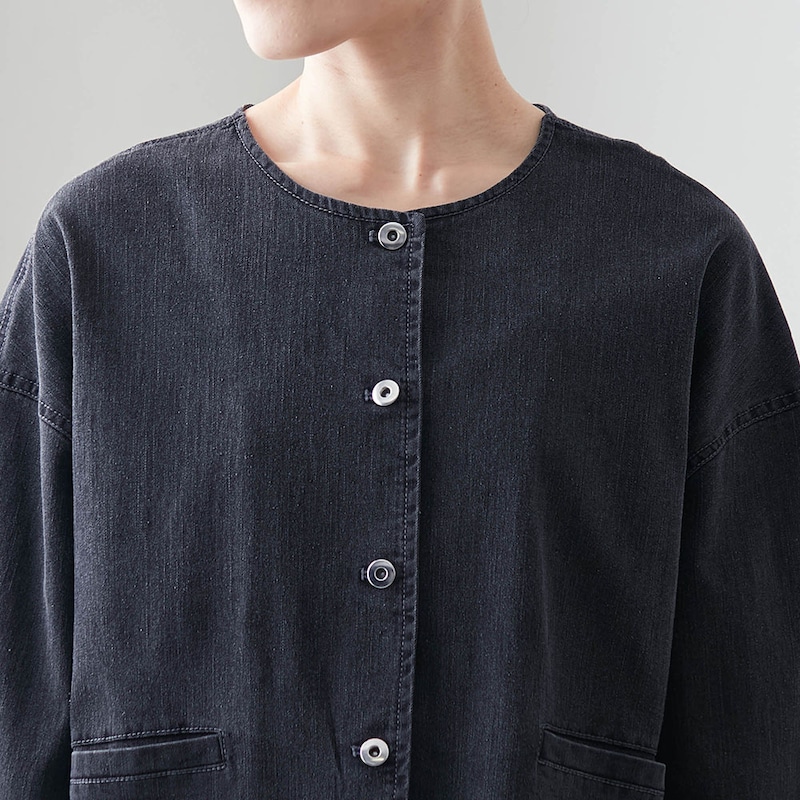 カジュアルになりすぎないすっきりとしたデザイン