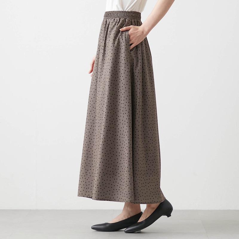 モデル身長168cm／M　※写真は撮影用のため総丈+6cmになります。