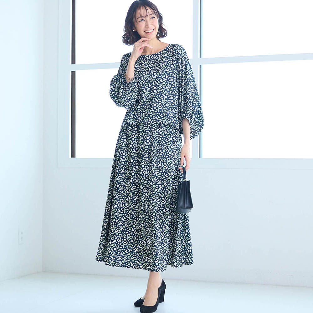 モデル身長169cm／M　※写真は撮影用のため総丈+6cmになります。